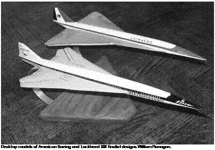 Подпись: Desktop models of American Boeing and Lockheed SST finalist designs. William Flanagan. 