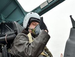 Poroshenko did some flying on the repaired fighter Su-27